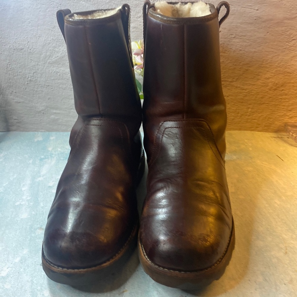 Ugg boots SZ 12 men’s